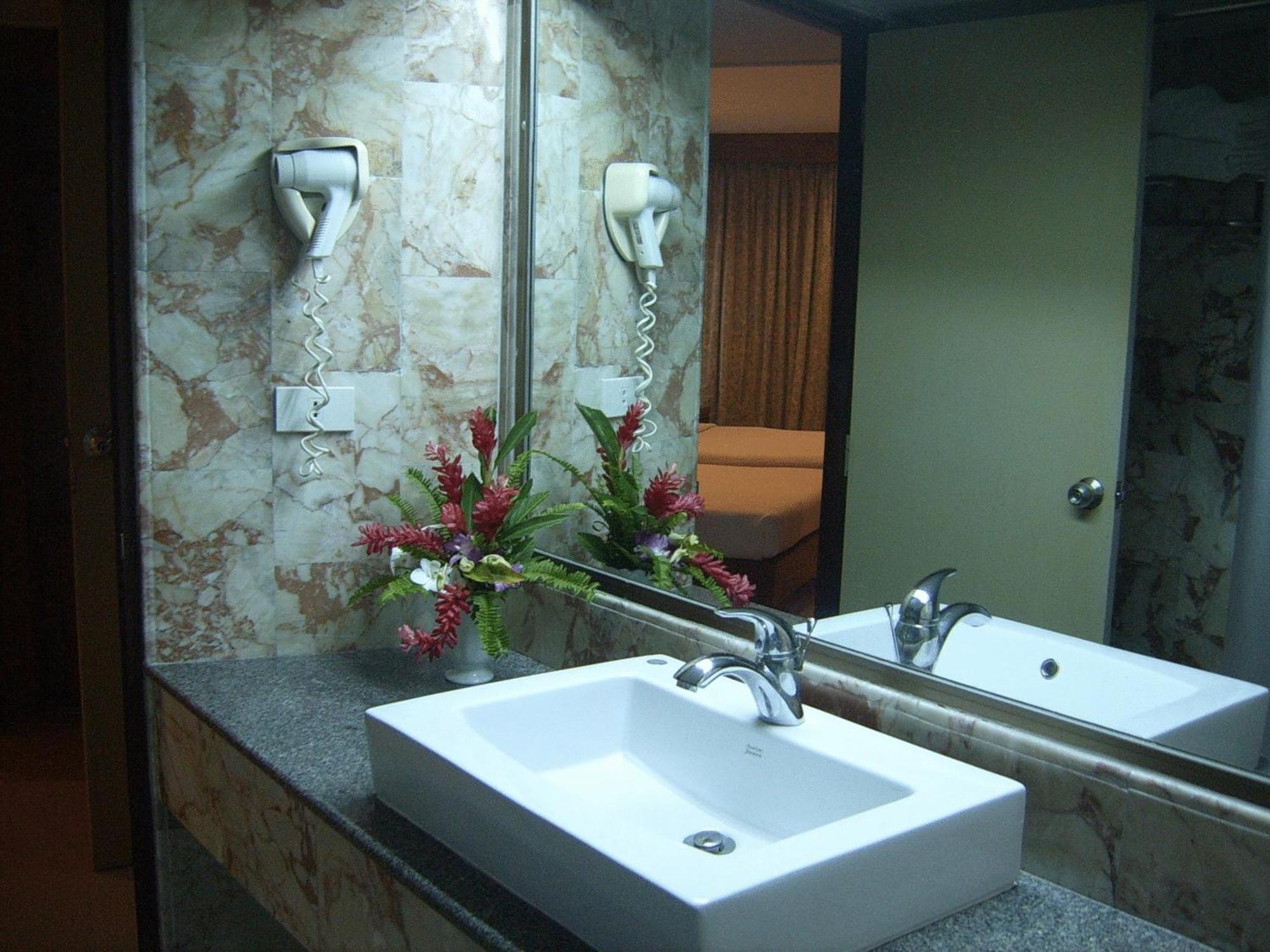 Royal Twins Palace Hotel Pattaya Ngoại thất bức ảnh