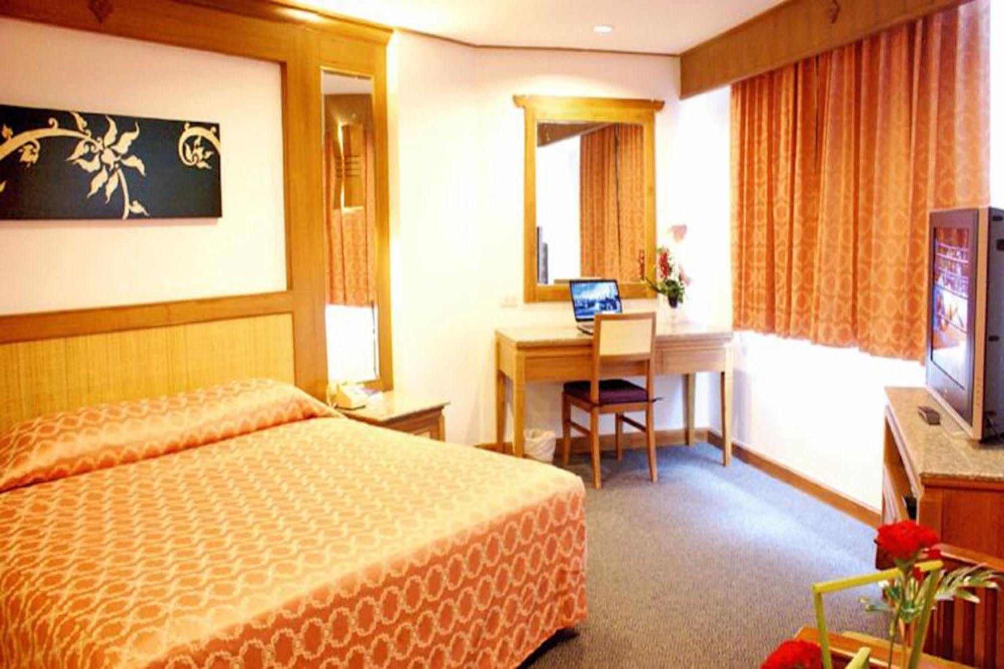 Royal Twins Palace Hotel Pattaya Ngoại thất bức ảnh