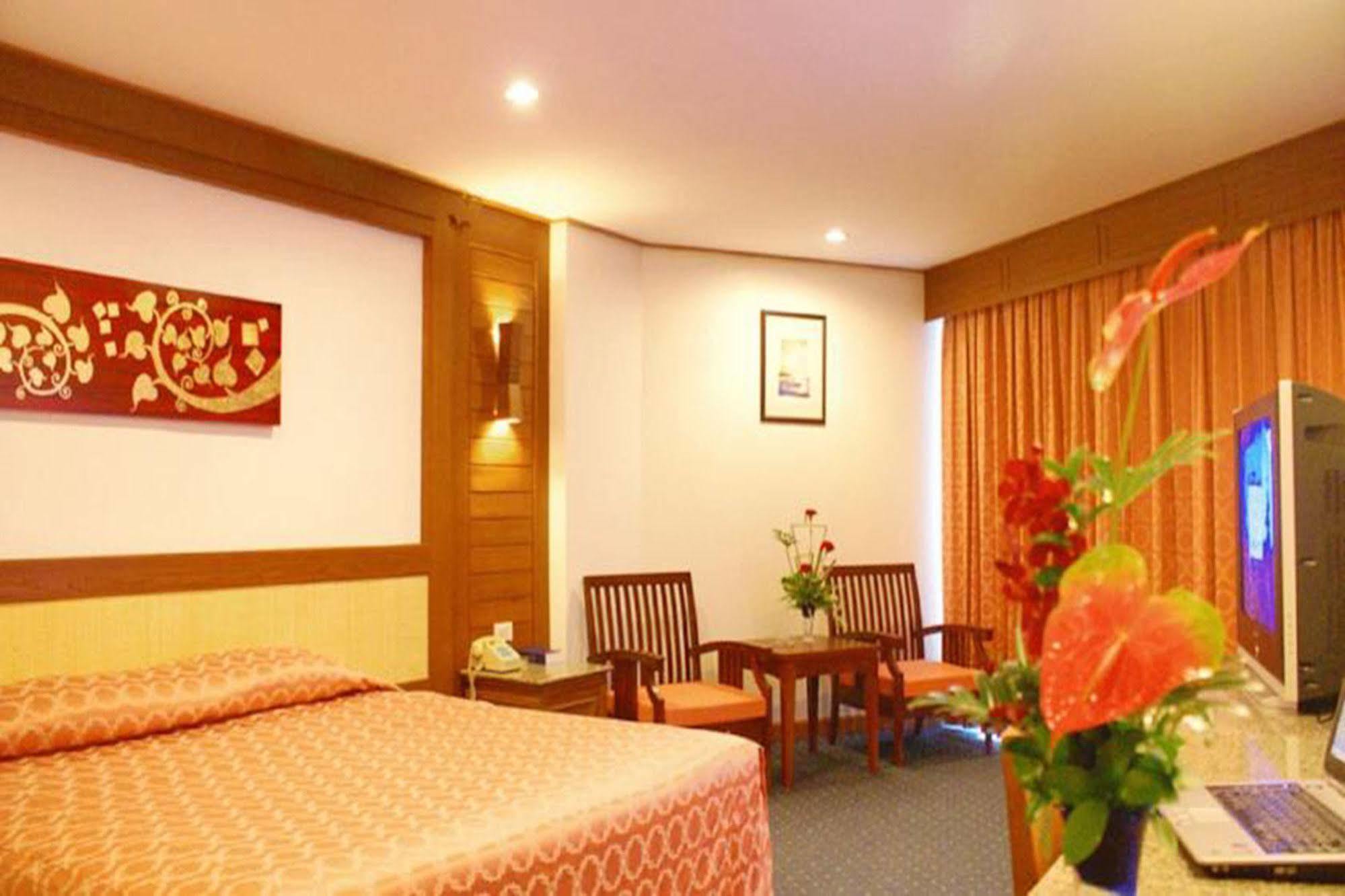 Royal Twins Palace Hotel Pattaya Ngoại thất bức ảnh