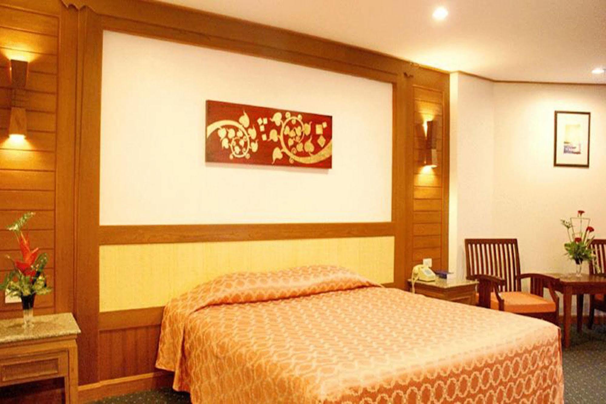Royal Twins Palace Hotel Pattaya Ngoại thất bức ảnh