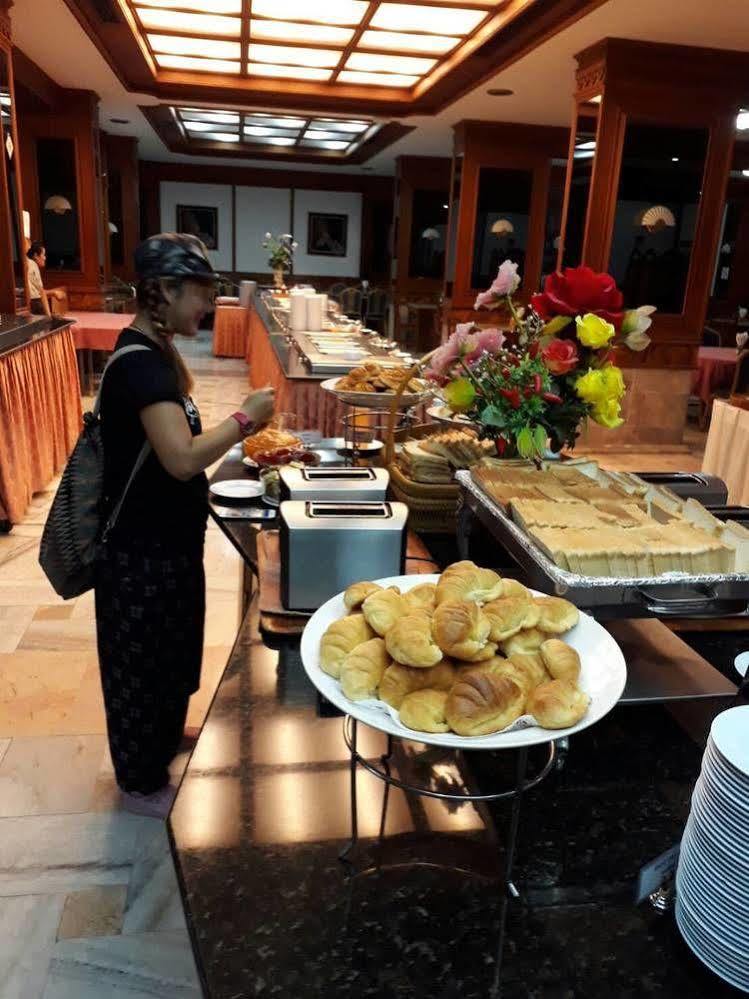 Royal Twins Palace Hotel Pattaya Ngoại thất bức ảnh
